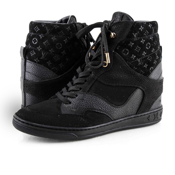 Louis Vuitton Sneakers - Picture 1 of 2